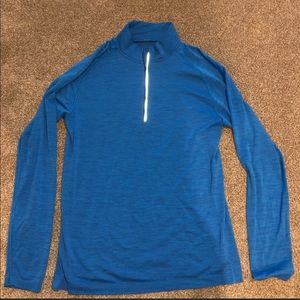 Men’s Lululemon Metal Vent Tech large 1/2 Zip.